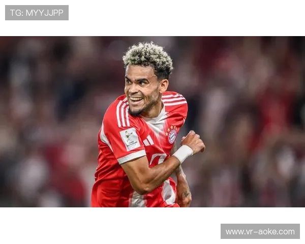 巴黎2-2拜仁，迪亚斯梅开二度后染红离场